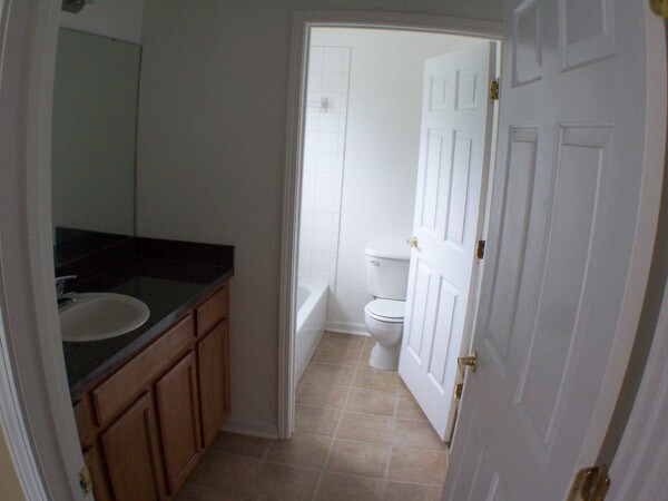 Foto del edificio - 1256 W 33rd St