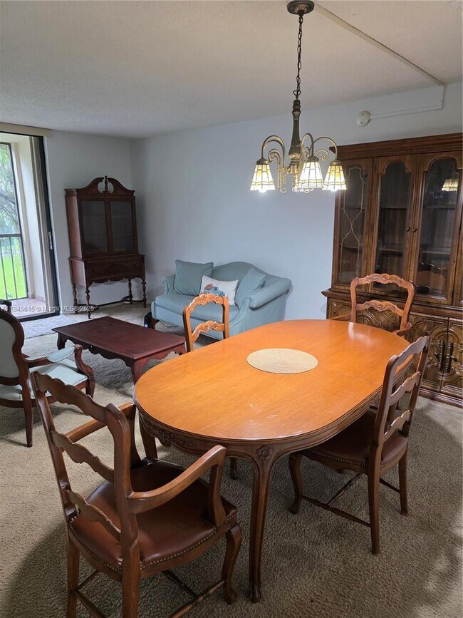 Foto del edificio - 8065 SW 107th Ave
