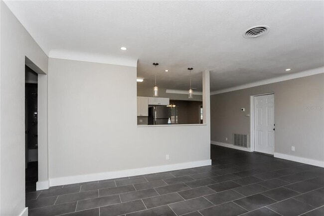 Foto del edificio - 8464 Hollyhock Ave