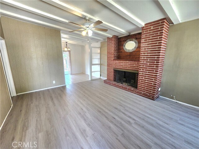 Foto del edificio - 1350 E Hawthorne St