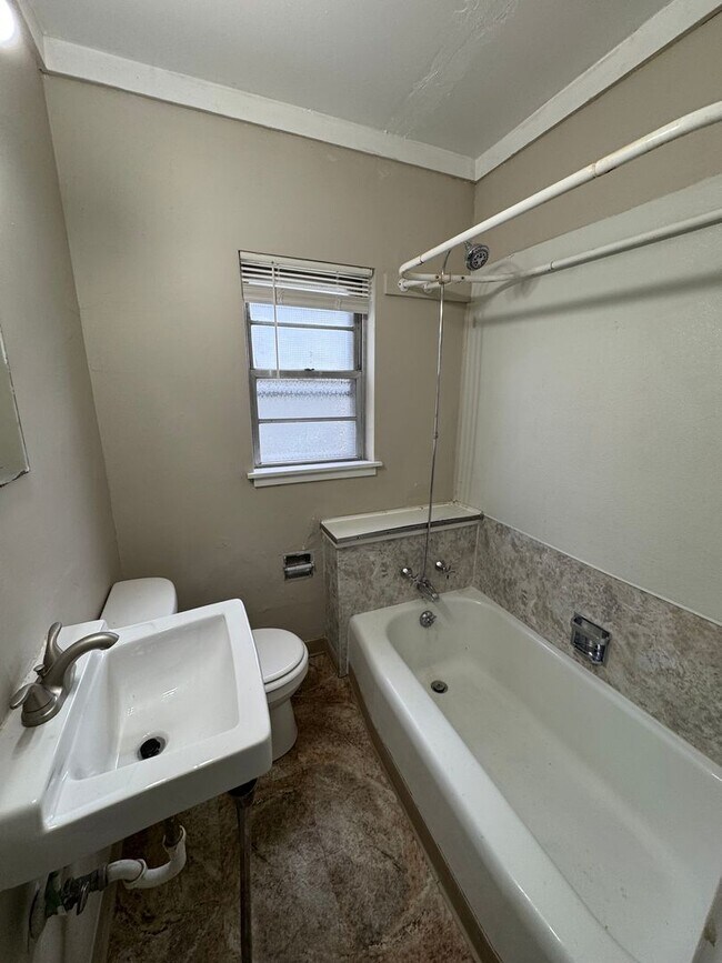 Foto del edificio - HM 1020 18th Ave A