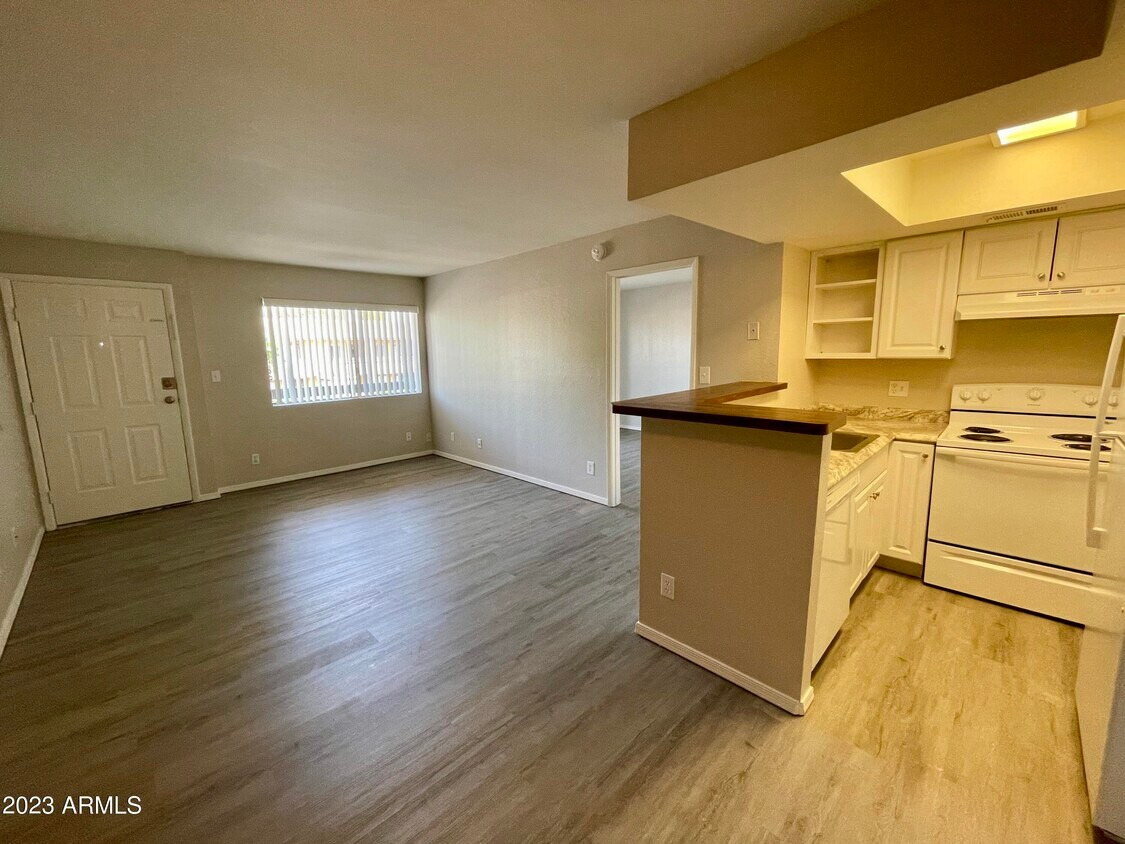 Primary Photo - 3601 W Tierra Buena Ln