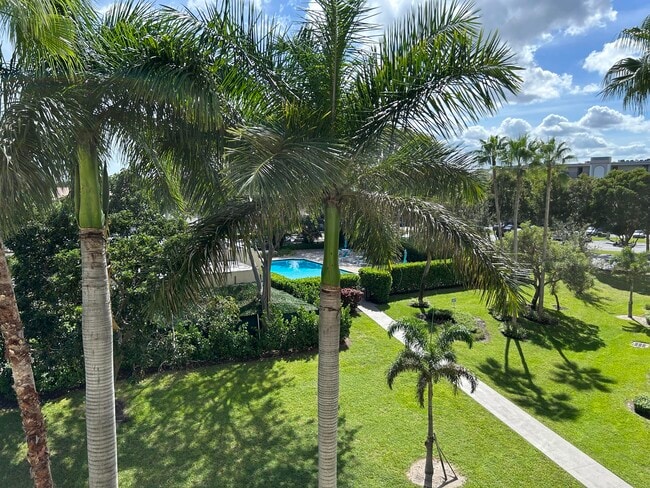 Building Photo - 26 Royal Palm Way