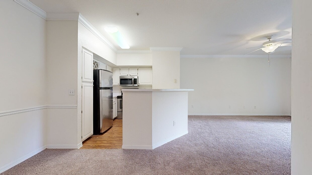 Photo - Ashton at Waterford Lakes Apartments