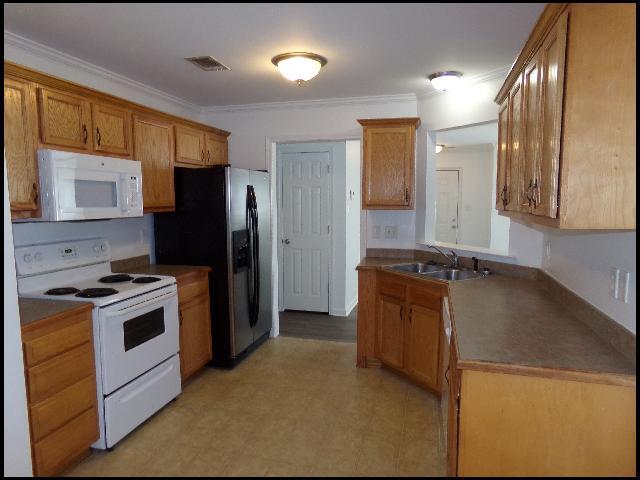 Building Photo - 9800 Herndon Rd