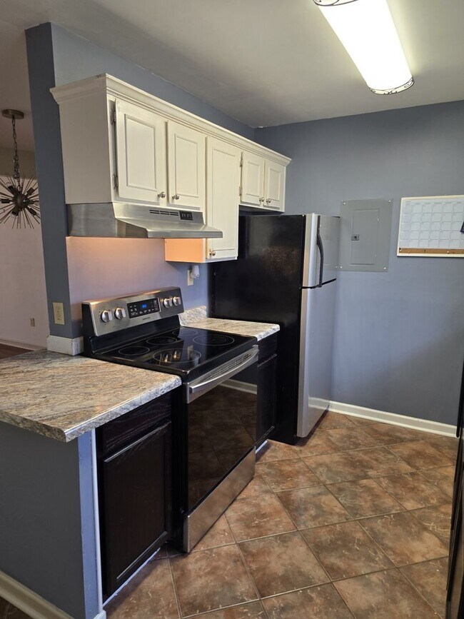 Foto del edificio - 201 High Meadows Blvd