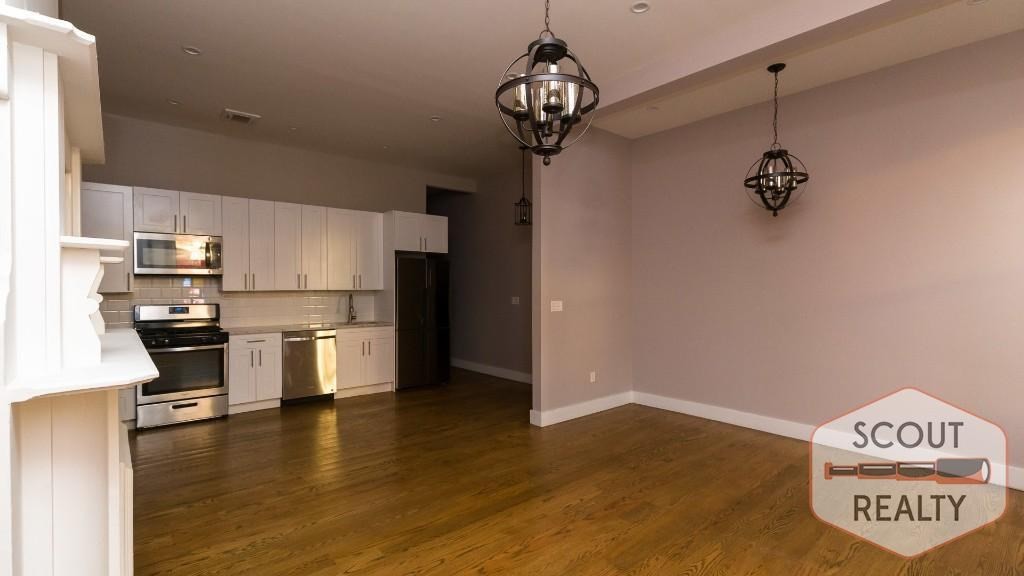 Foto principal - 1022 Bedford Ave
