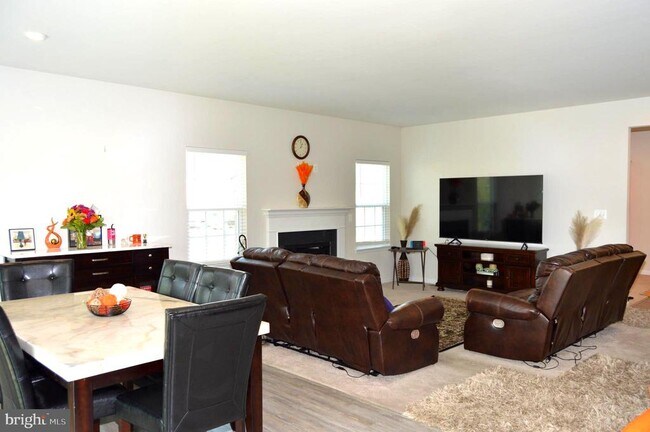 Foto del edificio - 5520 Ivy Hill Dr