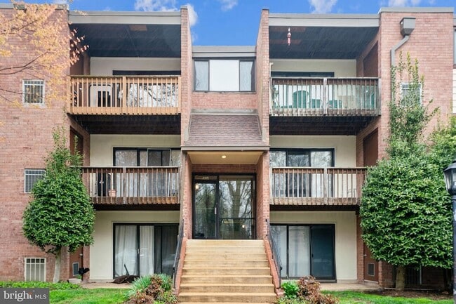 Photo - 10724 West Drive Unit 204 Apartment