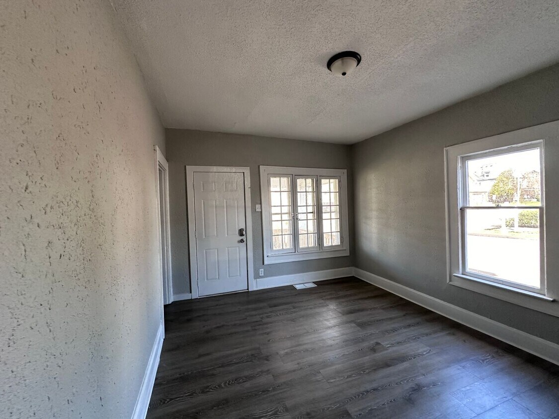 Foto principal - 716 S 14th St