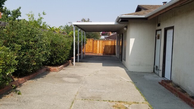 Building Photo - 14217 Nassau Rd