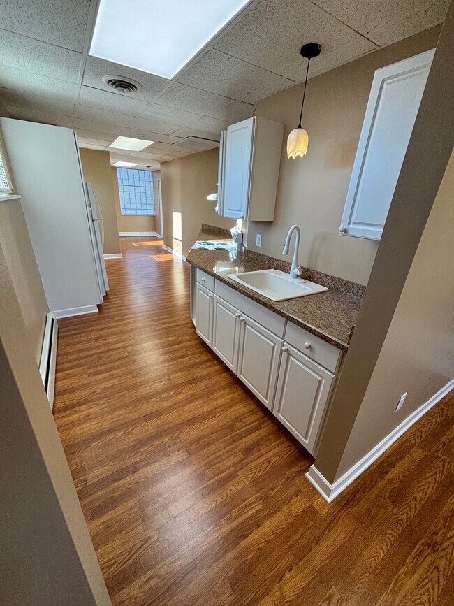 Building Photo - 15 N Wickliffe Cir