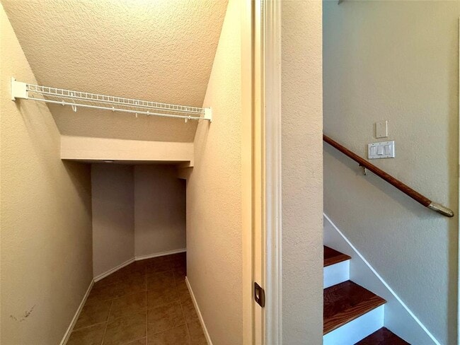 Building Photo - 1310 W Parmer Ln