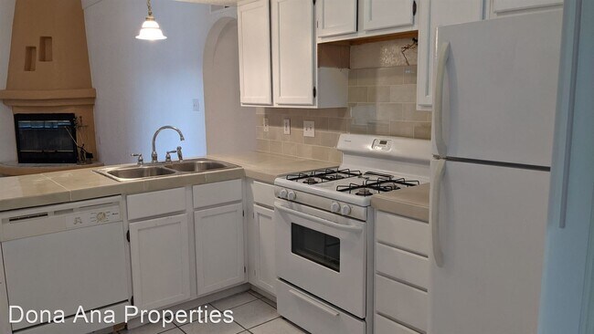 Foto del edificio - 3 br, 2 bath House - 2082 Pinecone Way
