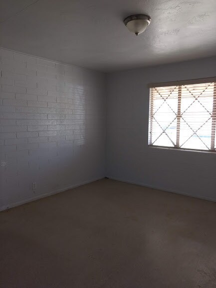 Building Photo - 2237 W Glenrosa Ave #1