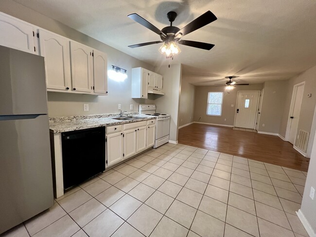 Foto del edificio - 1402 Hicks Rd