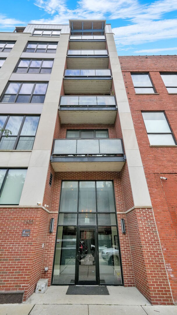 Building Photo - 1600 S Jefferson St