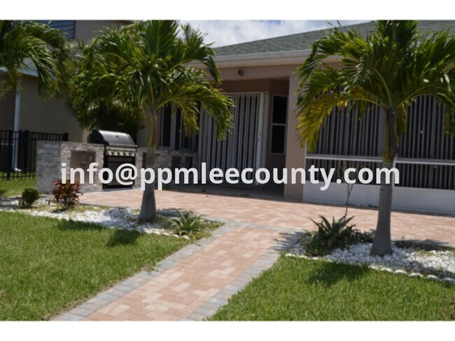 Foto del edificio - Gated Community:  Emerald Cove!
