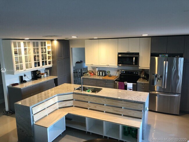 Foto del edificio - 1650 Harbour Side Dr