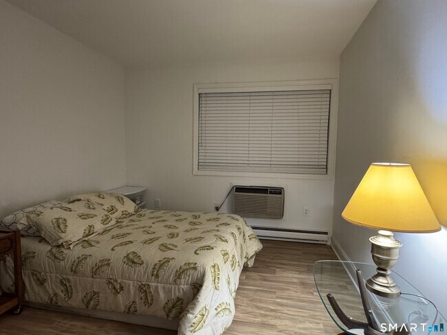 Foto del edificio - 22 Radio Pl