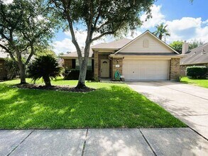 Building Photo - 4113 Cleburne Dr