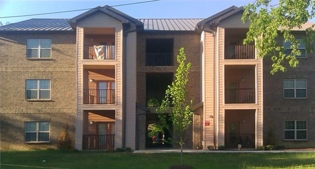 Primary Photo - 1411 Rocky Ln