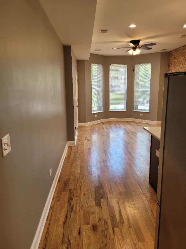 Building Photo - 519 W 65th Pl