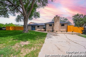 Building Photo - 1002 River Oak Dr