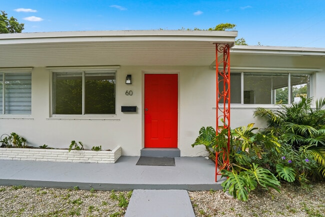Foto del edificio - 60 NW 42nd St