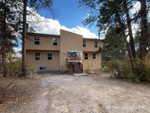 Building Photo - 1525 Spring Valley Dr