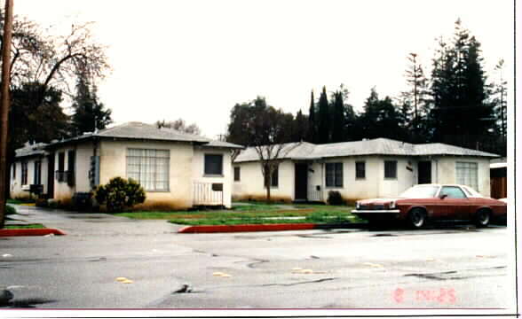 Building Photo - 1327 2nd St