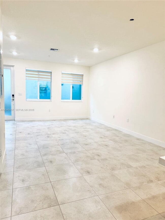 Foto del edificio - 10295 NW 64th Terrace
