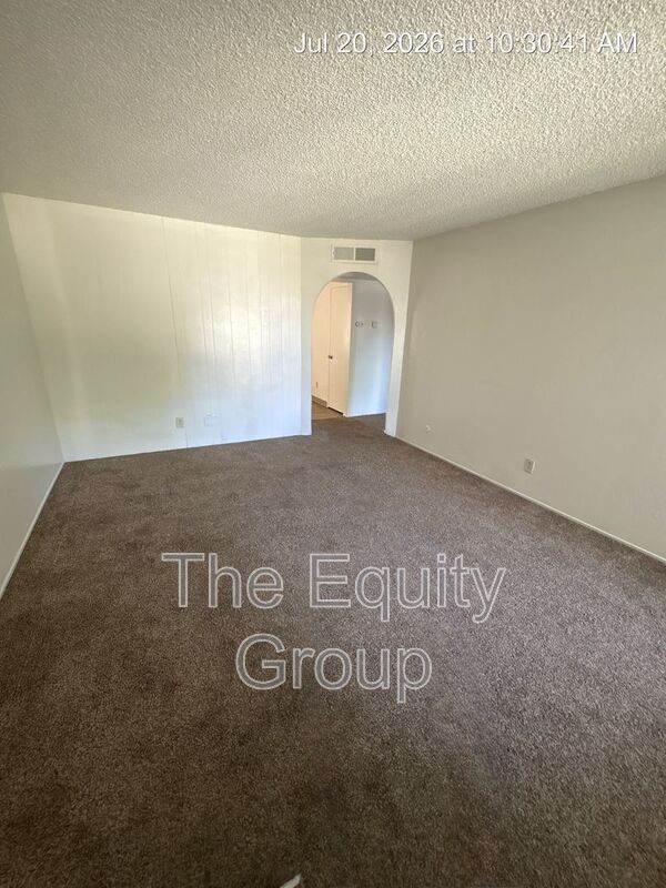 Building Photo - 1418 S Crowe St