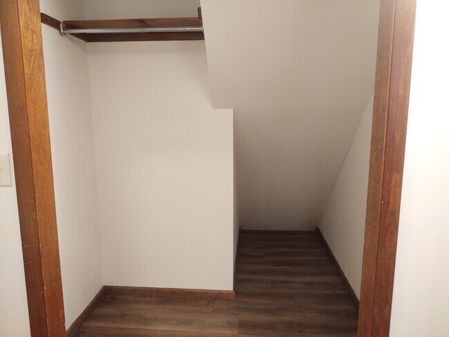 Closet - 22 N Railroad St