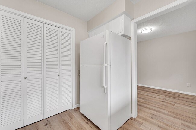 Foto del edificio - Hickory Village 55 Plus, LLC - 3700 E Cherry St Springfield, MO 65809