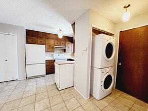 Building Photo - 8725-8151 151 St NW