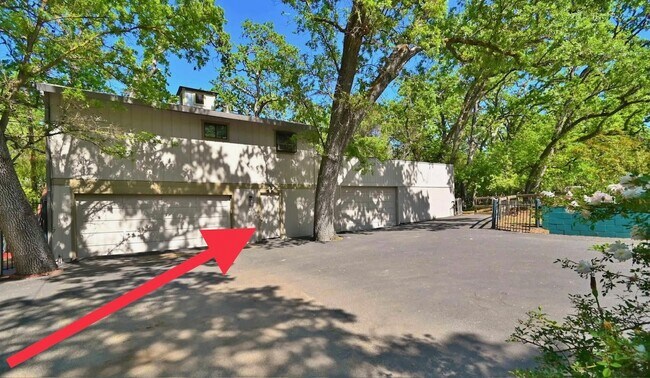 Building Photo - 28 Shady Glen Rd