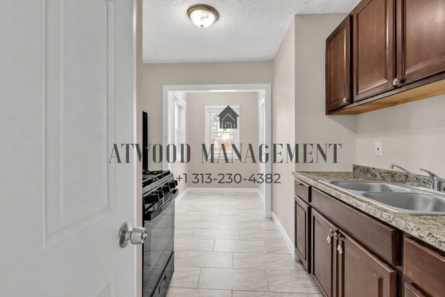 Foto del edificio - This beautifully updated 3-bedroom, 1-bath single-family home is ready for move-in!