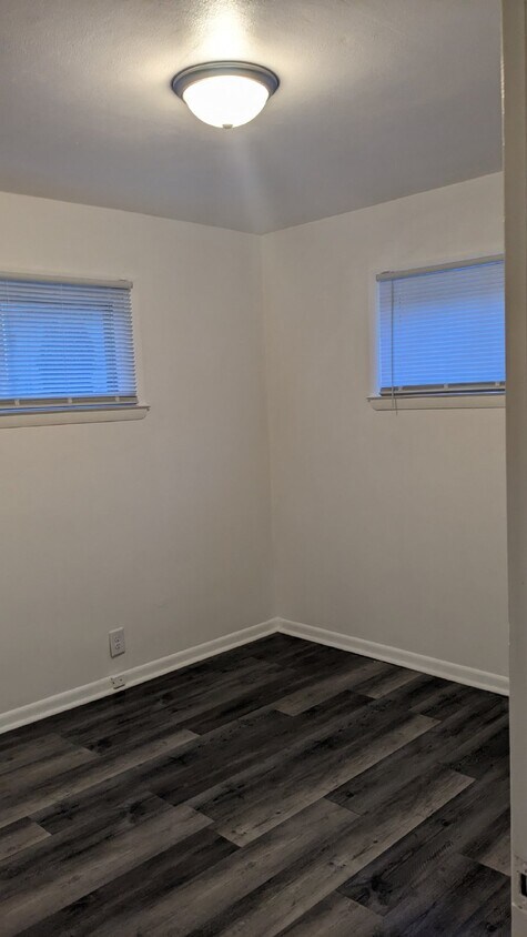 Building Photo - 2 Bedroom Single Family
