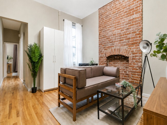 Building Photo - 104 W 83rd St