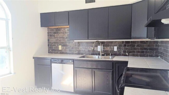 Building Photo - 2 br, 2 bath House - 532 Pineland Circle #...
