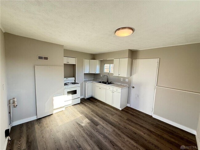 Foto del edificio - 612 Kirkwood Dr