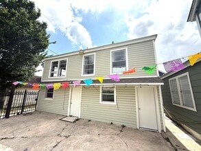 Building Photo - 106 Hanover St