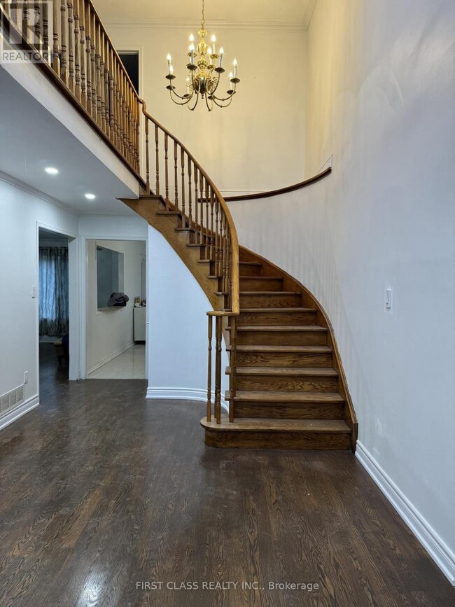 Building Photo - 11 Hazelmere Dr