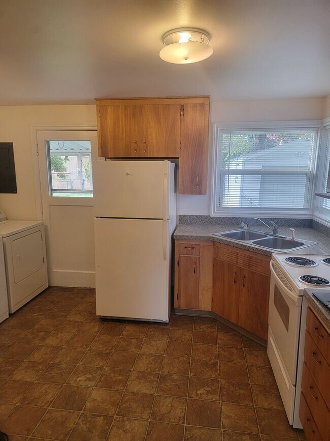 Foto del edificio - Super Cute 2 Bedroom Home In Northwest Spo...