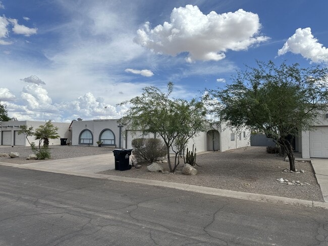 Building Photo - 10585 W Arica Rd