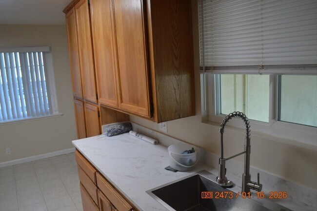 Building Photo - 768 Julian St