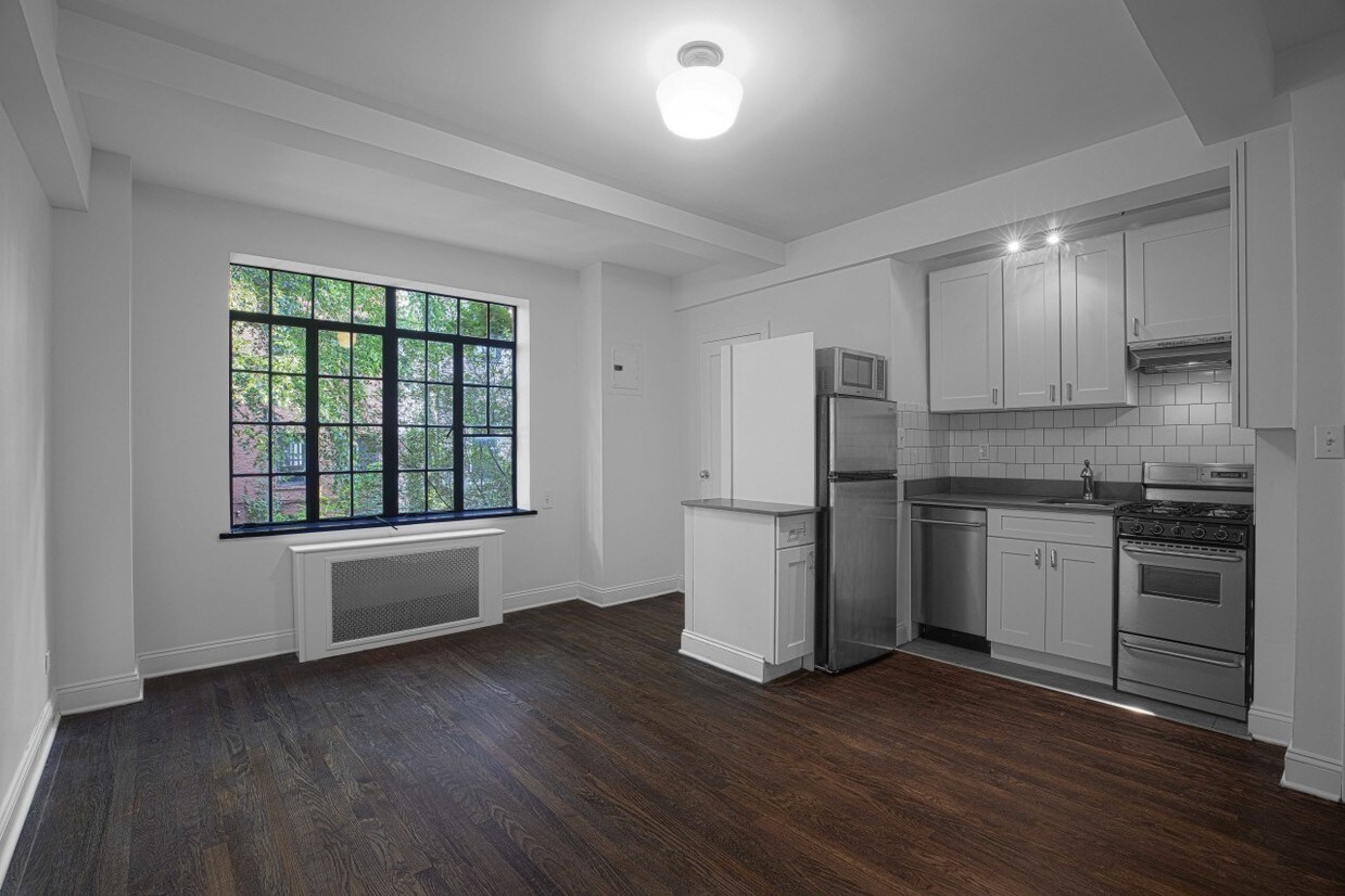 Primary Photo - 433 West 21st Street