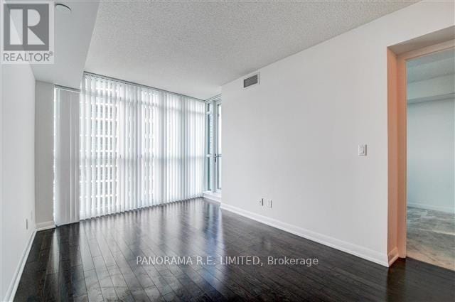 Building Photo - 215-1215 Sherway Gardens Rd
