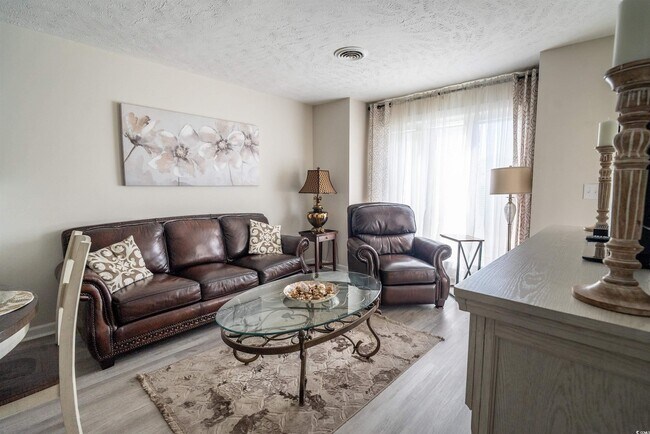 Foto del edificio - 4715 Cobblestone Dr